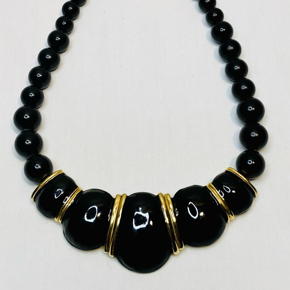 VINTAGE NAPIER  BLACK BEADS WITH BLACK ENAMEL PENDANT GOLD ACCENTS